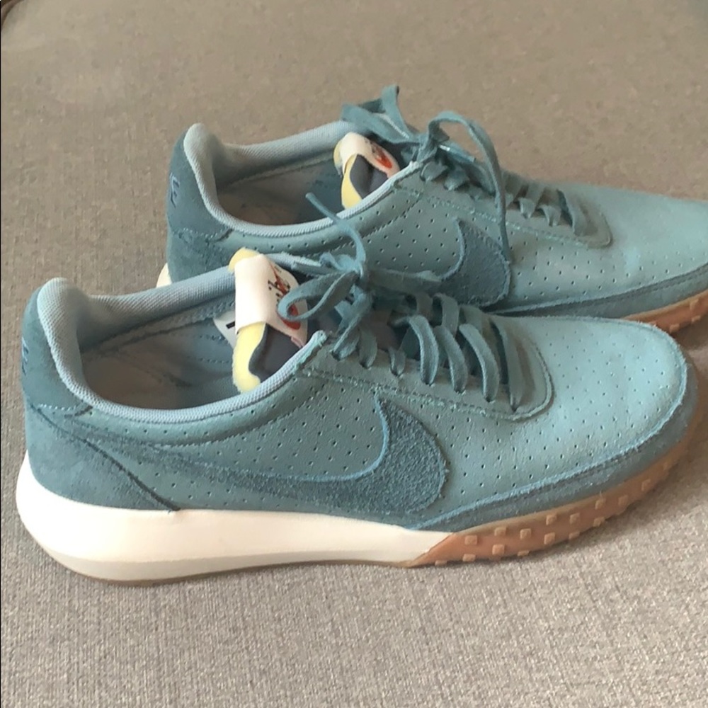 Nike Sneaker